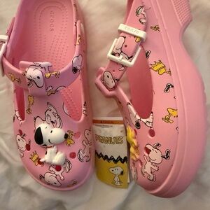 CROCS Women’s Pink Snoopy Sandals